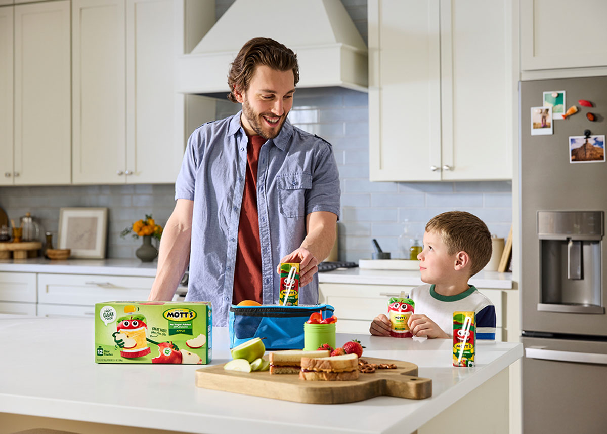 Mott's Juice & Applesauce background image