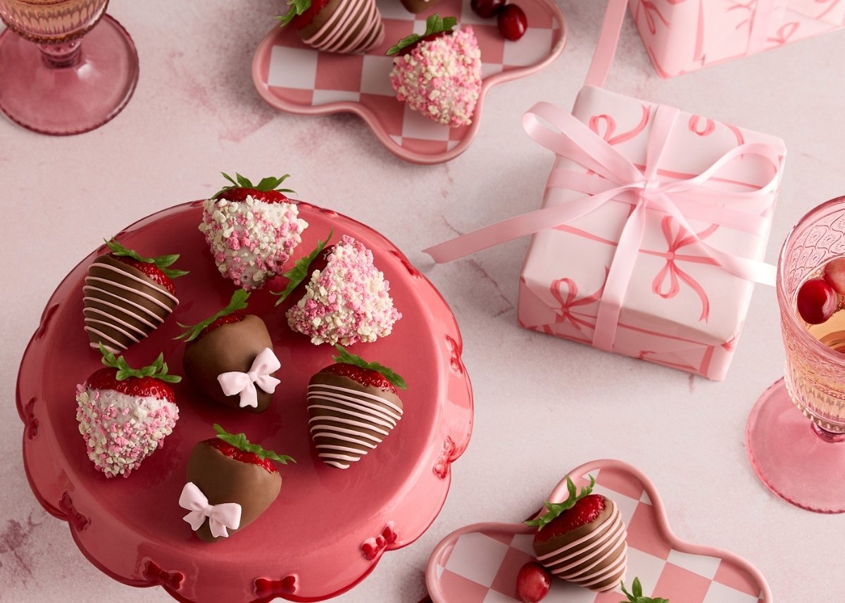 Shari’s Berries background image