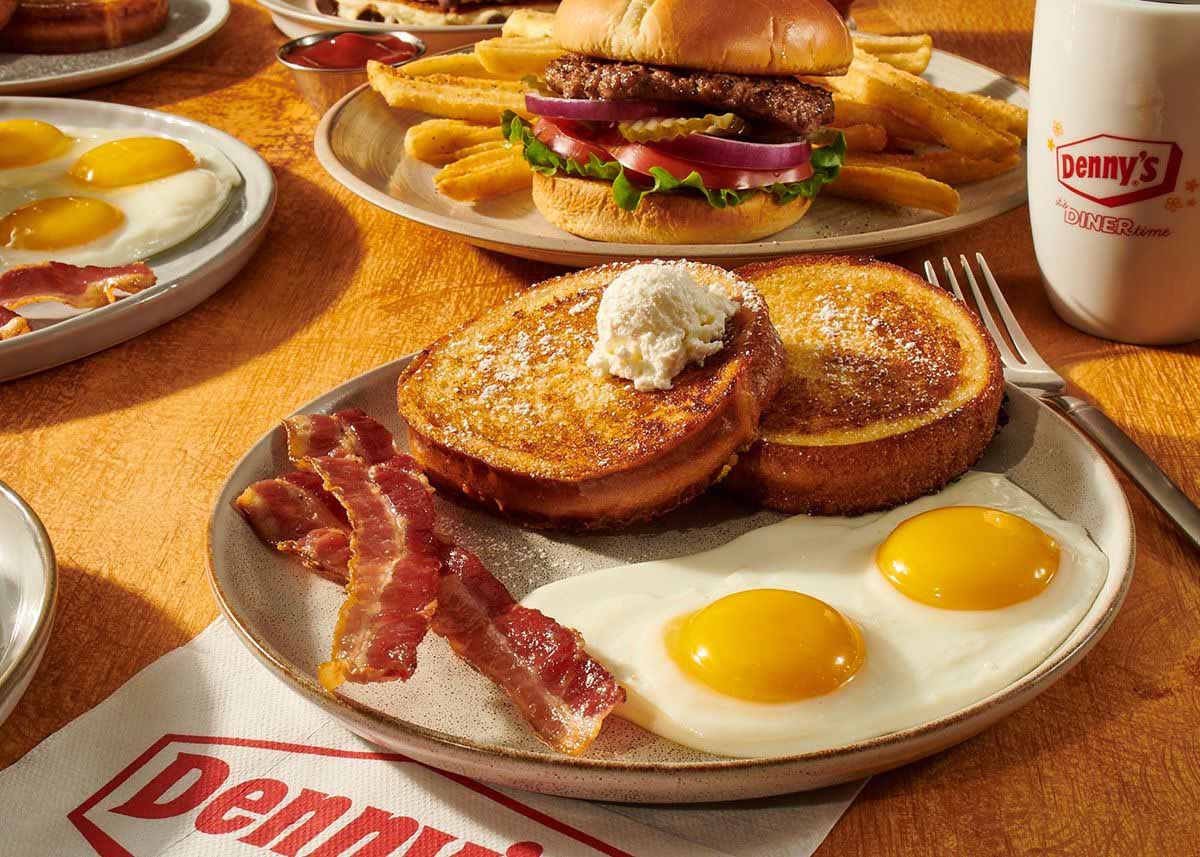 Denny's background image
