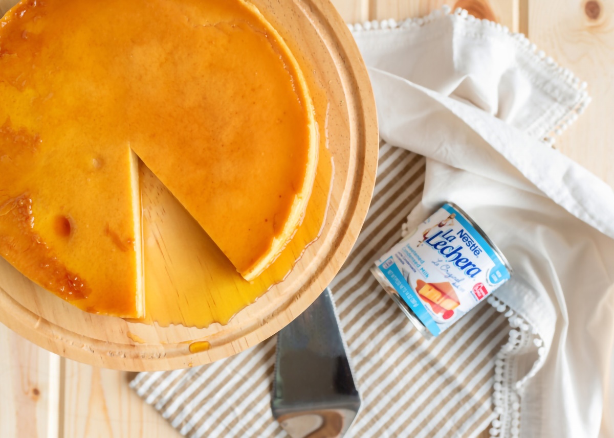 La Lechera background image