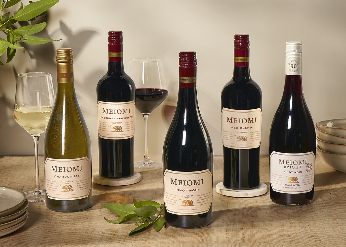 Meiomi background image