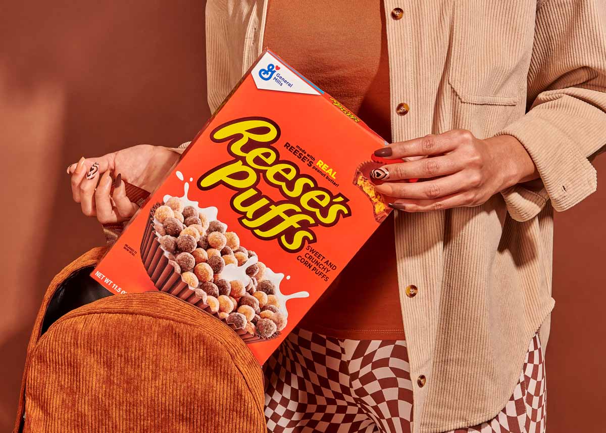 Reese's Puffs background image